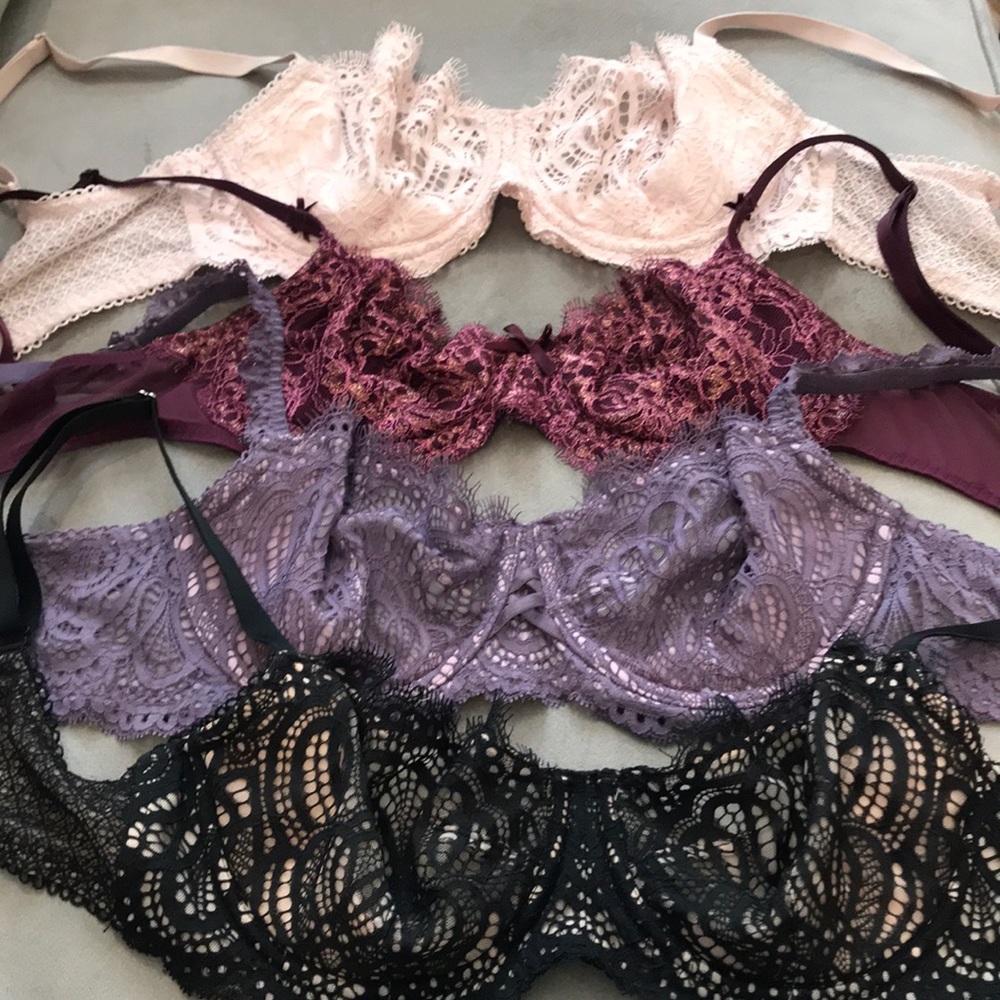 Set of 4 Victoria’s Secret bras. Worn once if that